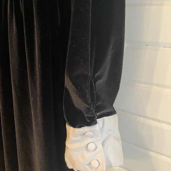 Wednesday Addams Costume Dress - Picture 5 of 10